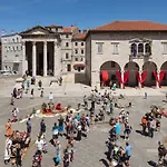 Augustus Forum View Apartment Pula