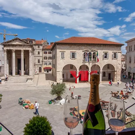 Augustus Forum View Apartman *