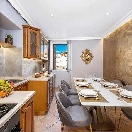 Augustus Forum View * Póla