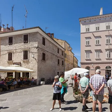 Augustus Forum View Apartment *